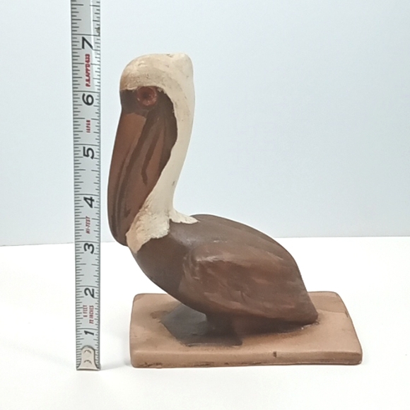 Vintage hand painted ceramic pelican figurine. - Picture 6 of 7